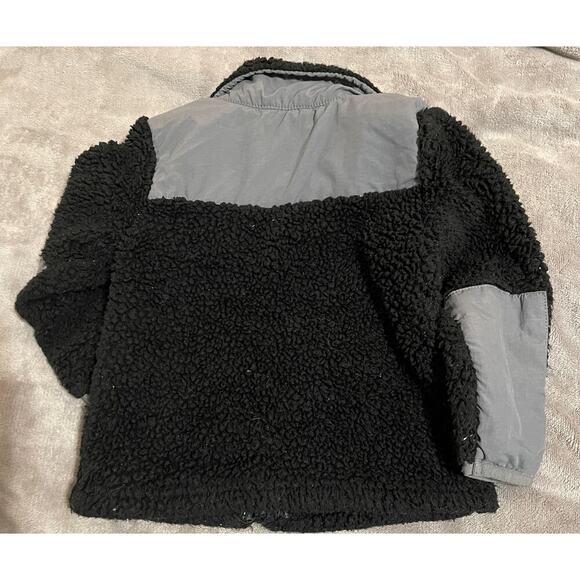 Cat & Jack SZ 2T Black & Gray Sherpa Cozy Warm Zip Jacket Winter Lightweight - Picture 2 of 3